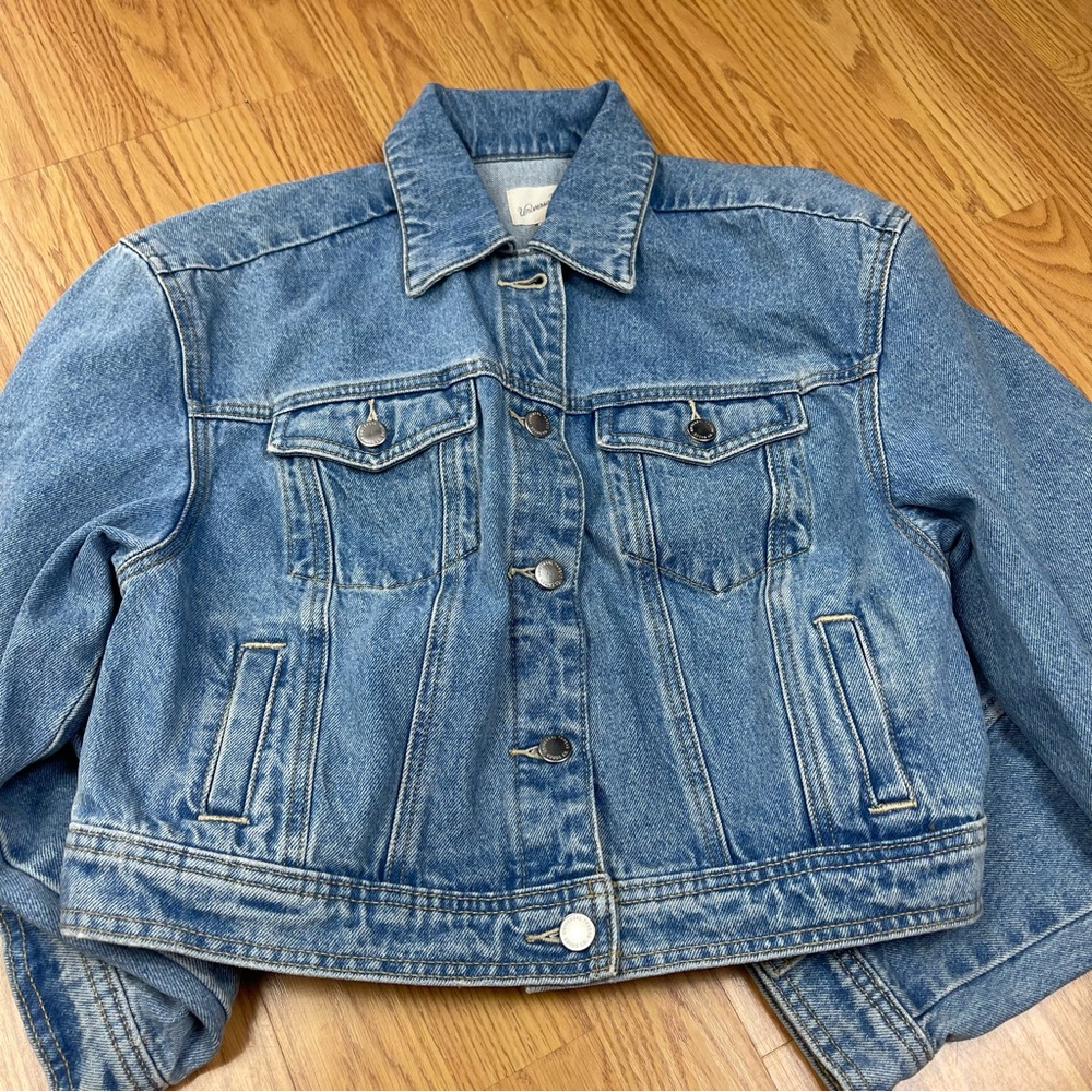 Universal Thread Women’s Wash Denim Light Blue Jean Trucker Jacket